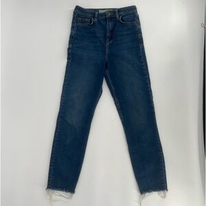 TopShop Moto Binx Distressed Rough Hem High Rise Jeans Size 26 Women’s